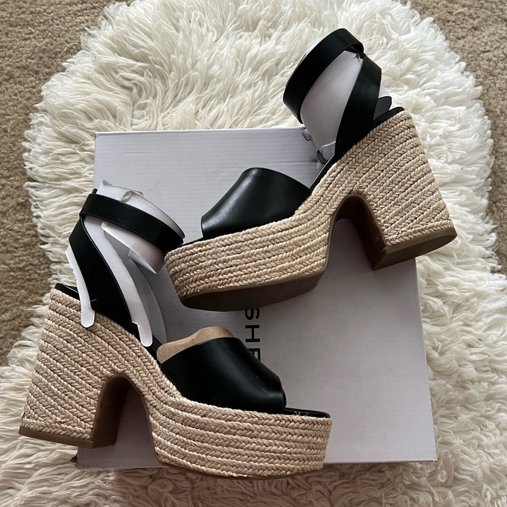 Marc Fisher Women's Vetina Wedge Sandal - Picture 8 of 8